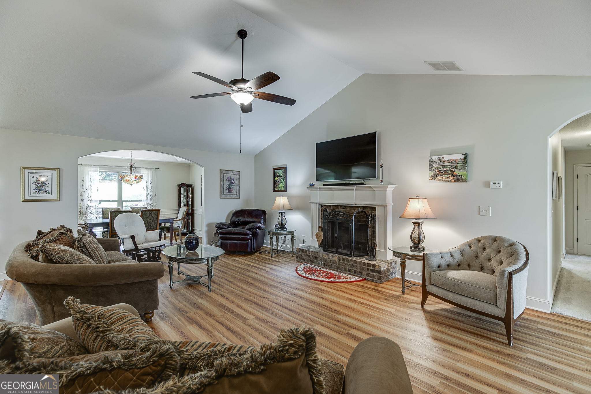 810 Brandon Drive Property Photo 4