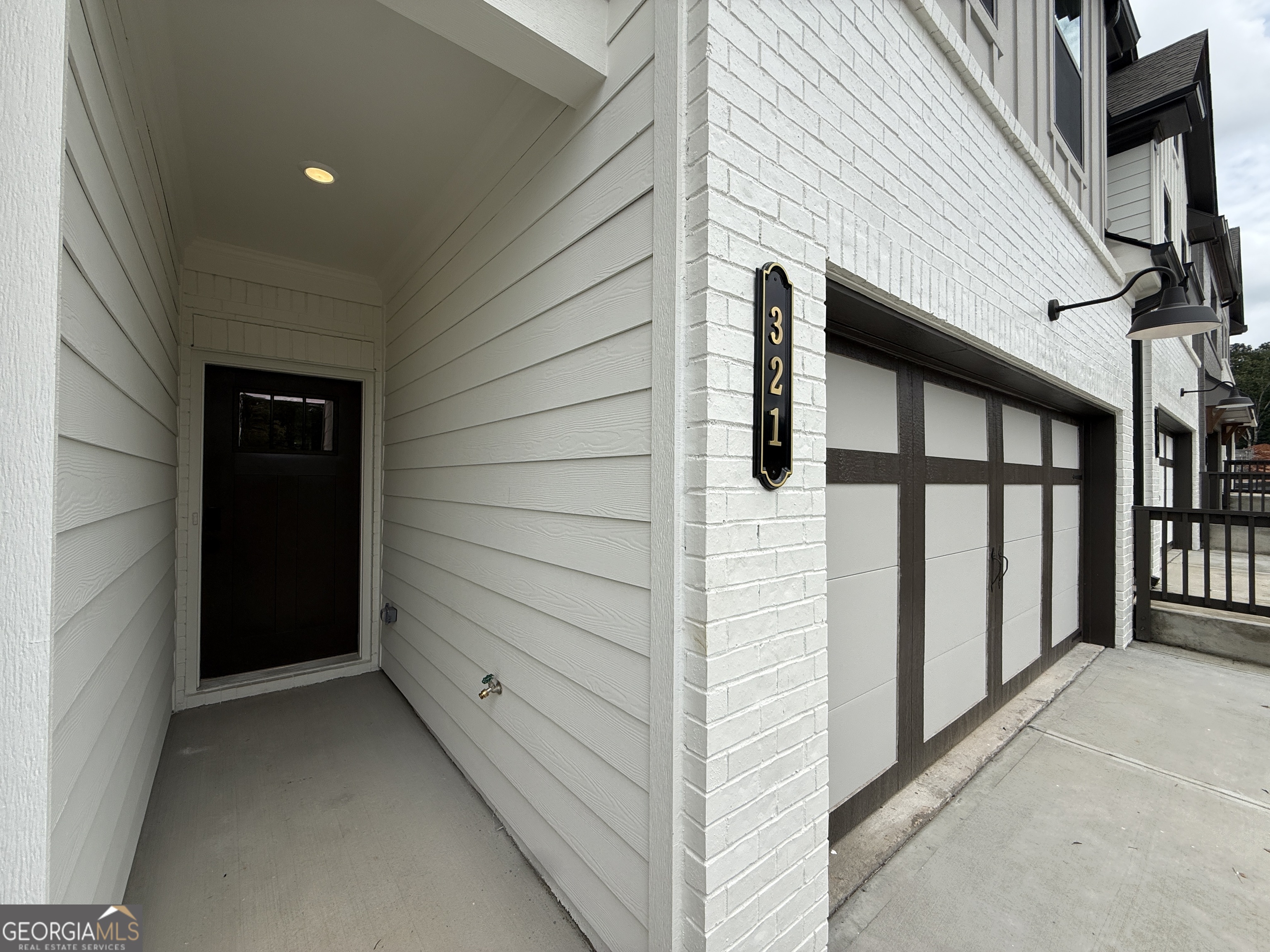 321 Brook Landing Circle Property Photo 2