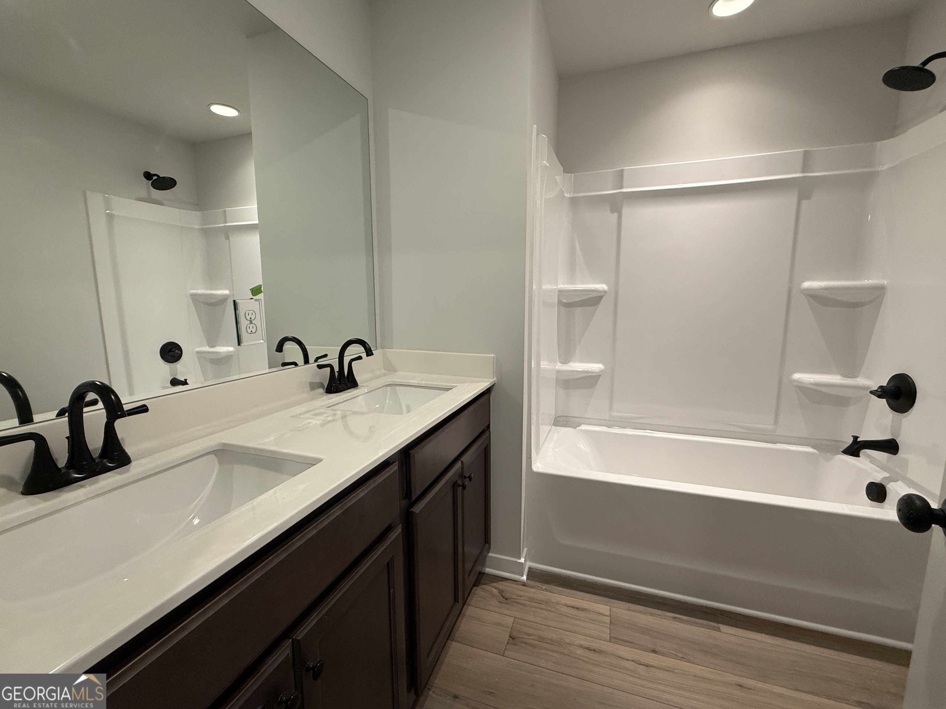 321 Brook Landing Circle Property Photo 17