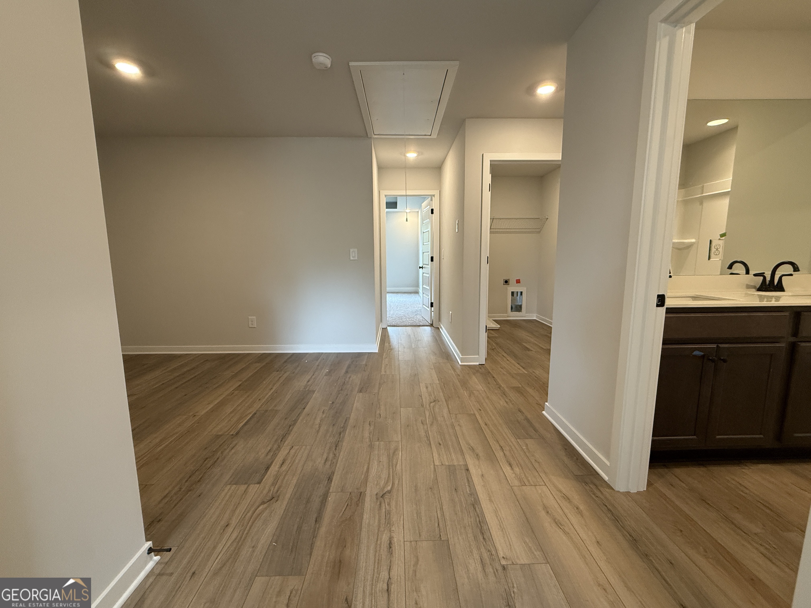 321 Brook Landing Circle Property Photo 18