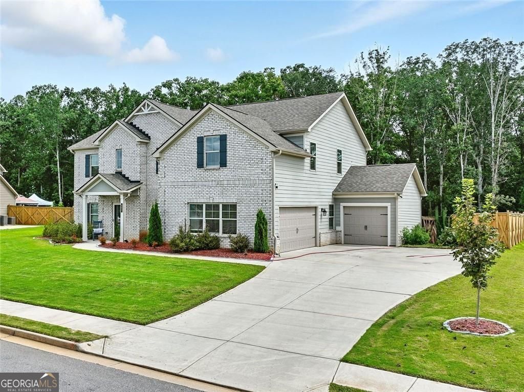 167 Classica Drive Property Photo 4
