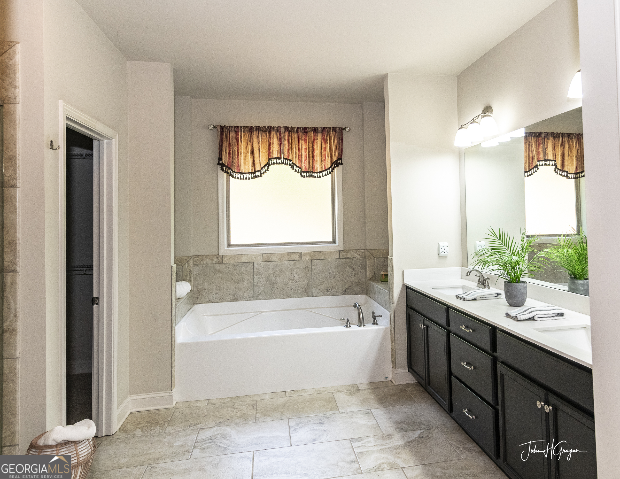 5645 Pleasant Woods Drive Property Photo 14