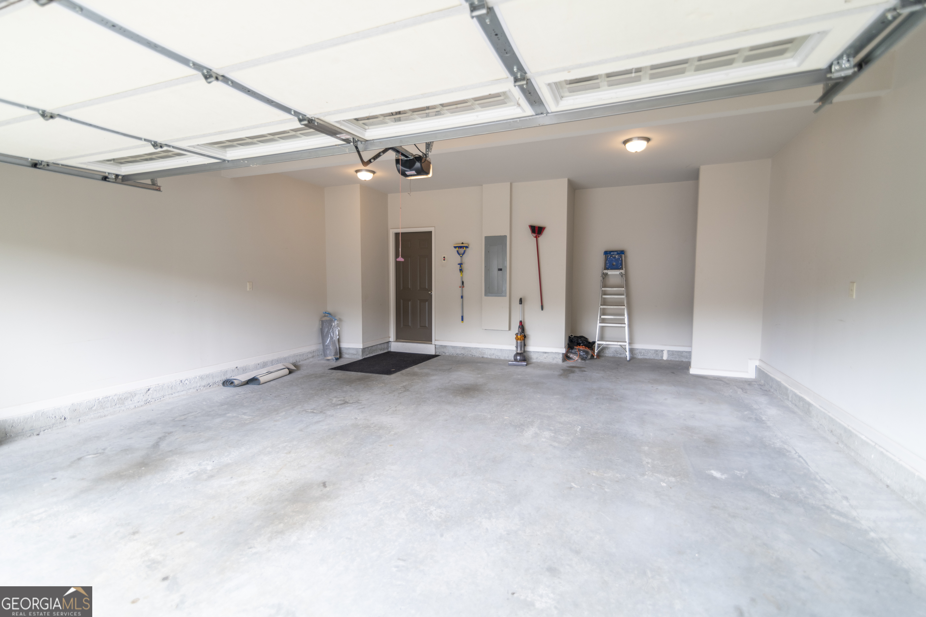 5645 Pleasant Woods Drive Property Photo 24