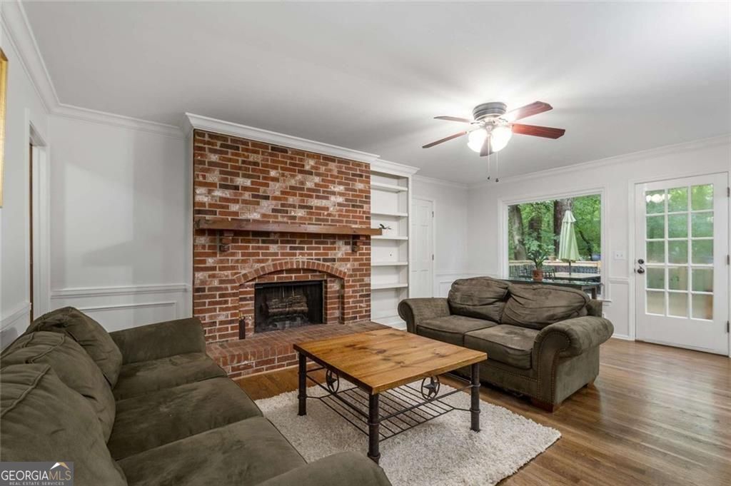 2112 Rockland Court Property Photo 4