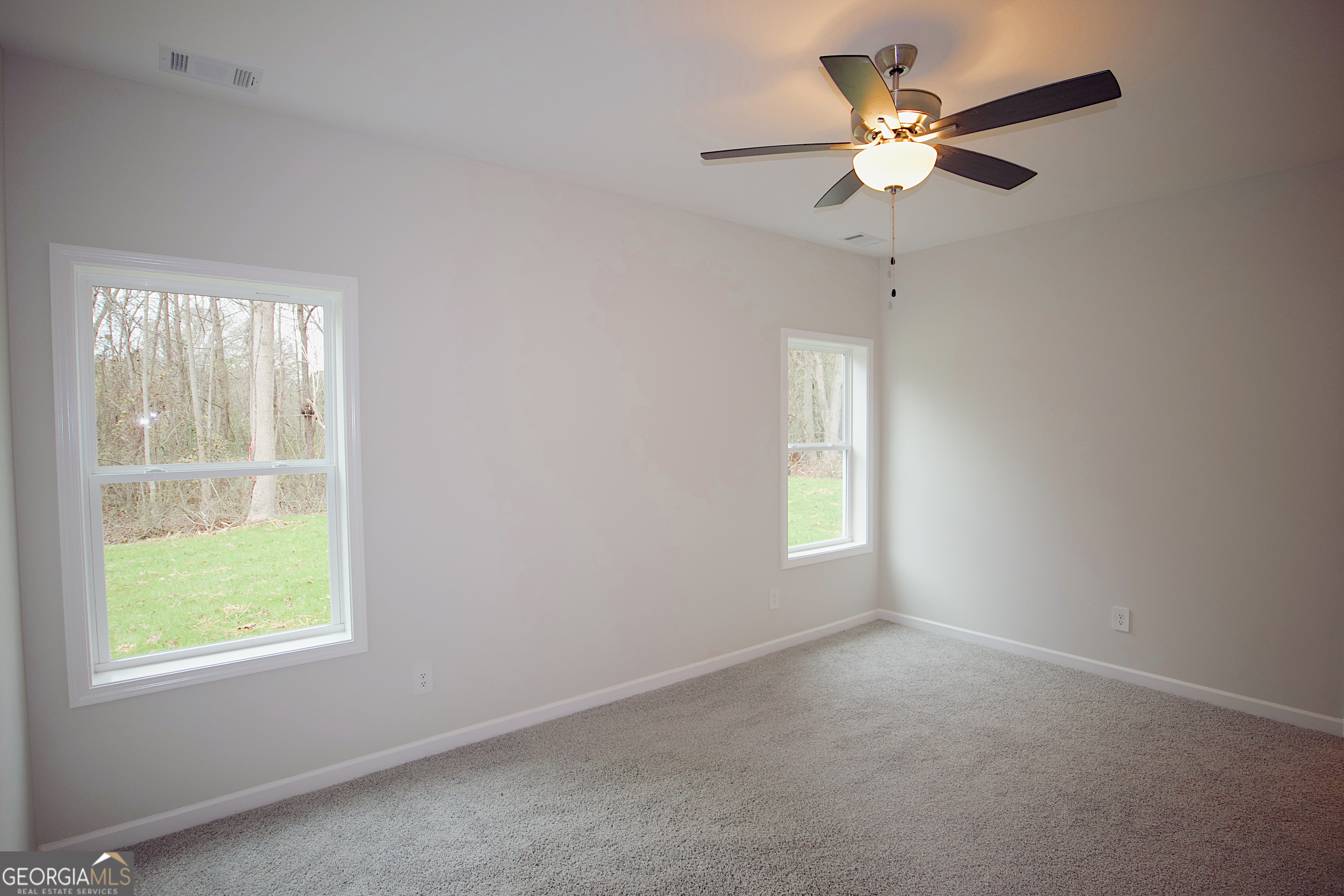 14 Lake Shore Loop Property Photo 8