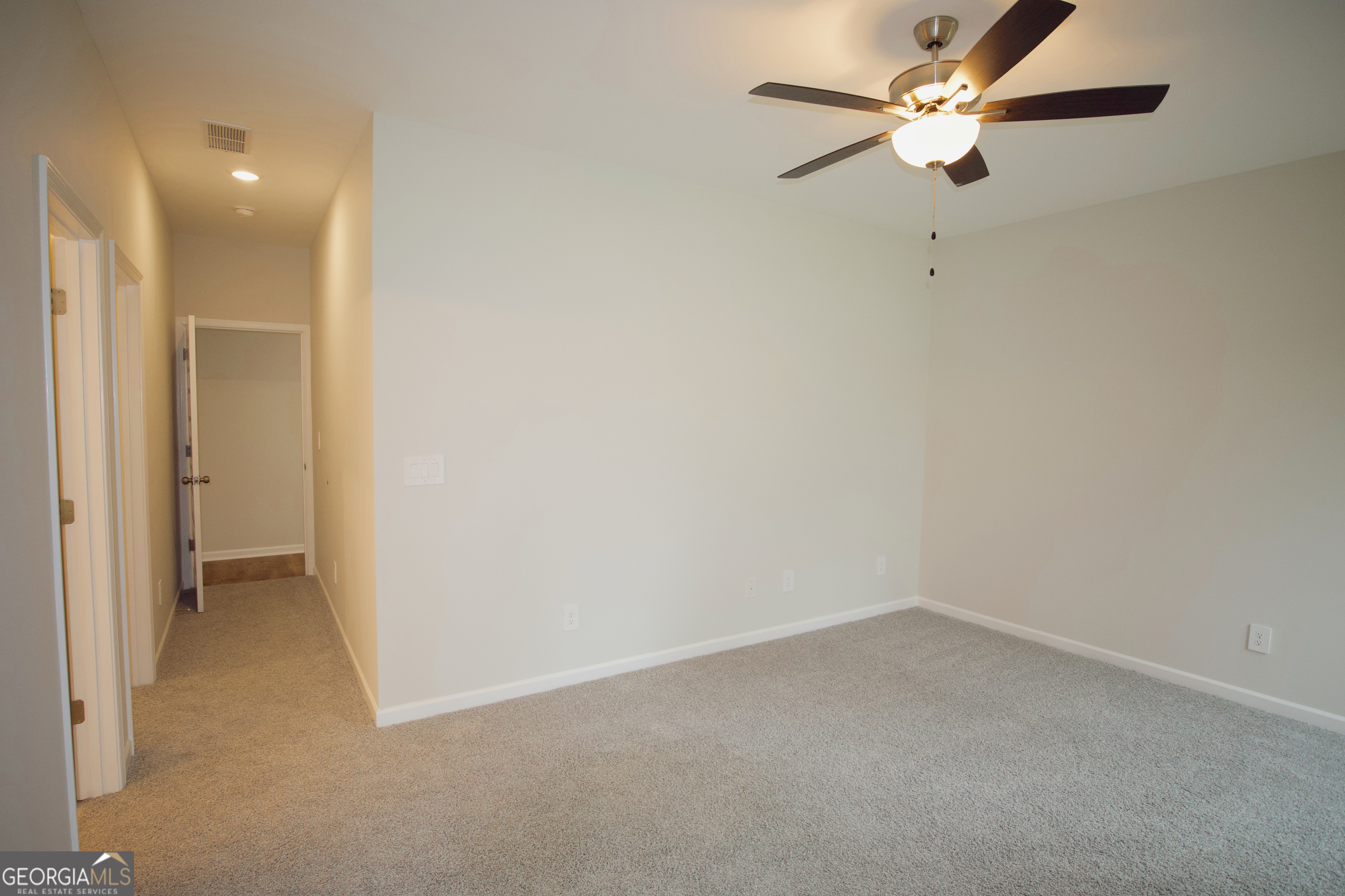 14 Lake Shore Loop Property Photo 10