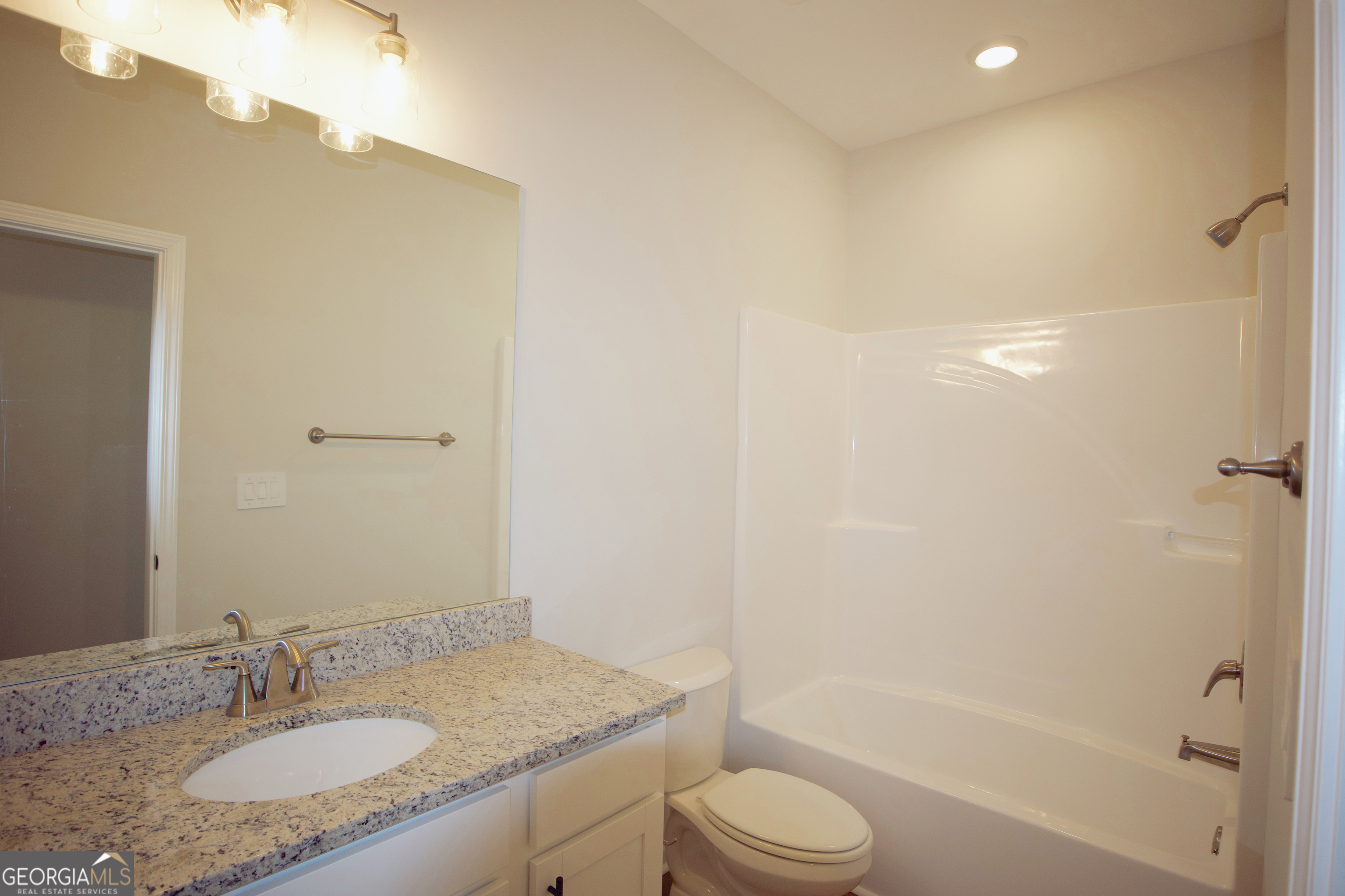 14 Lake Shore Loop Property Photo 12