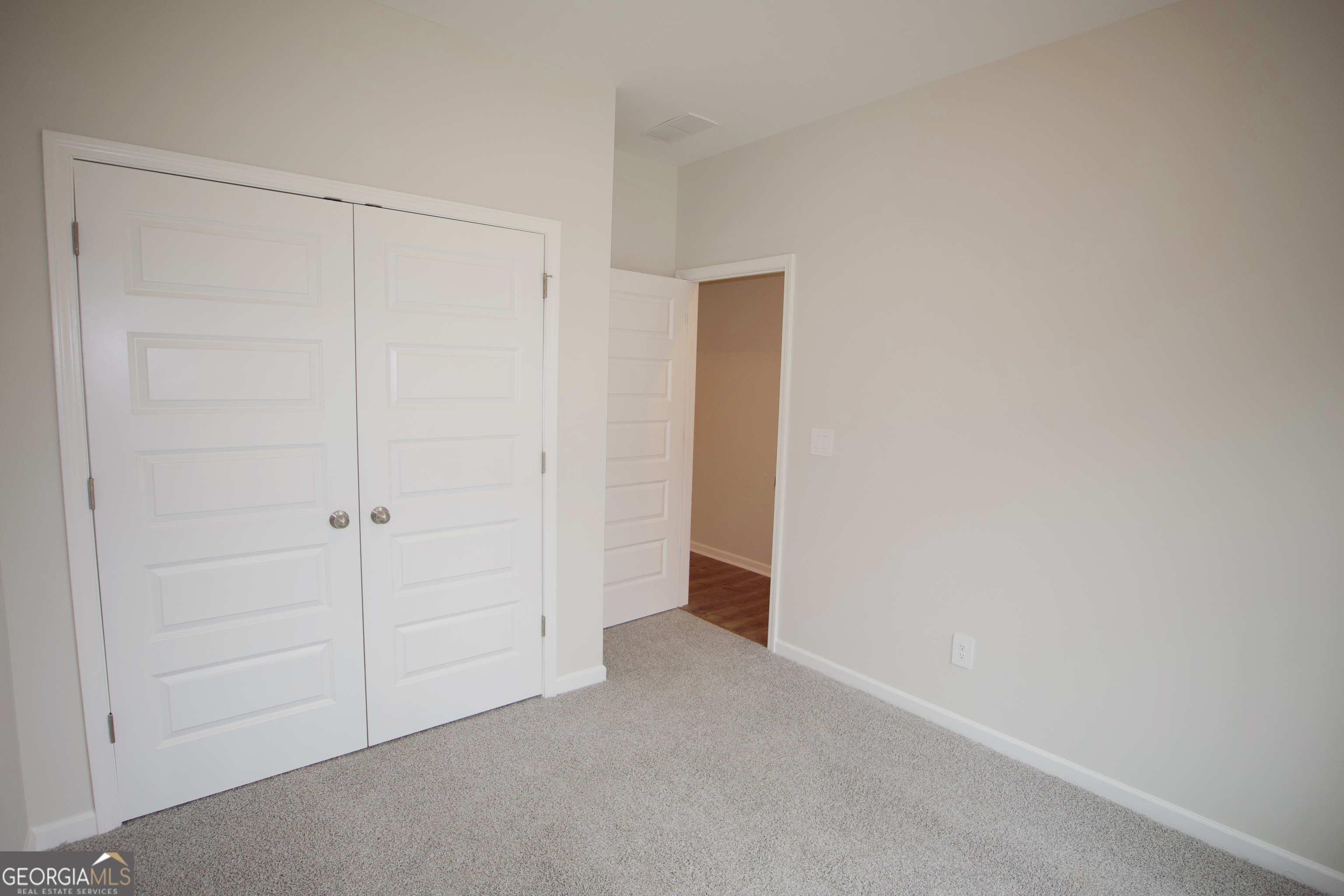 14 Lake Shore Loop Property Photo 13
