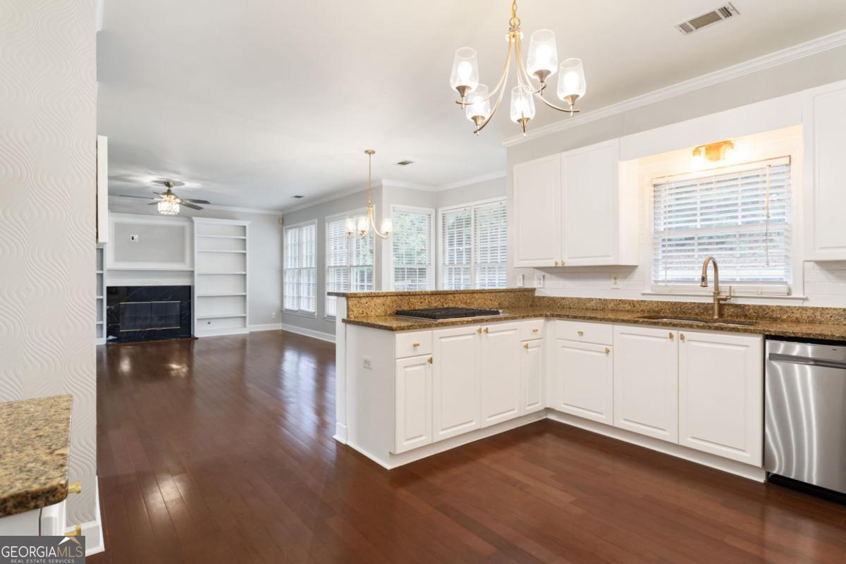 1841 Lake Cove Drive Sw Property Photo 12