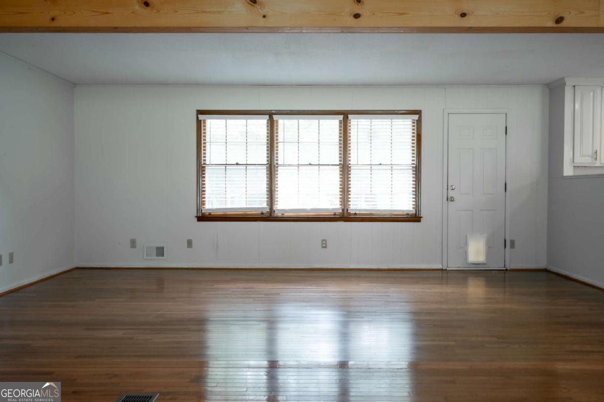 135 Tara Way Property Photo 5