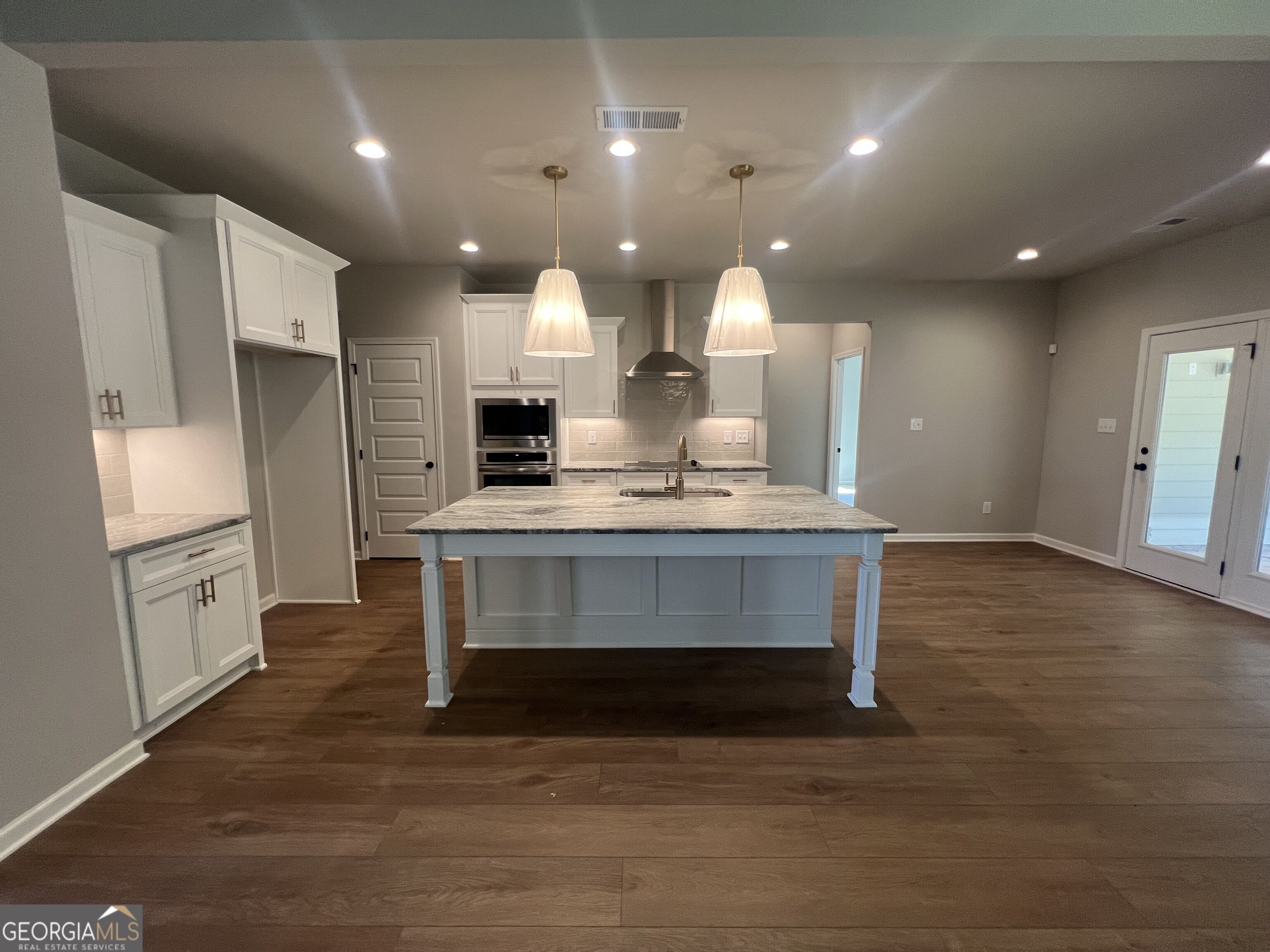 61 Root Drive # 18 Property Photo 10