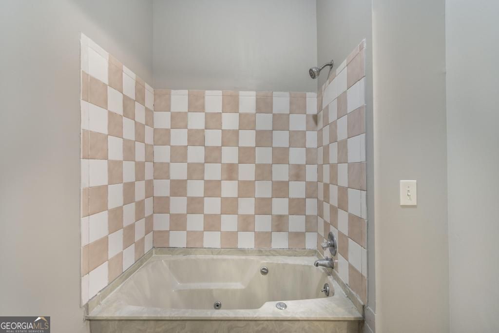 252 N Wesleyan Circle Property Photo 26