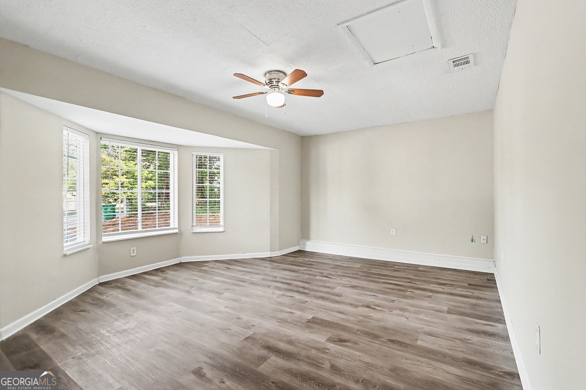 2196 Scarbrough Drive Property Photo 4