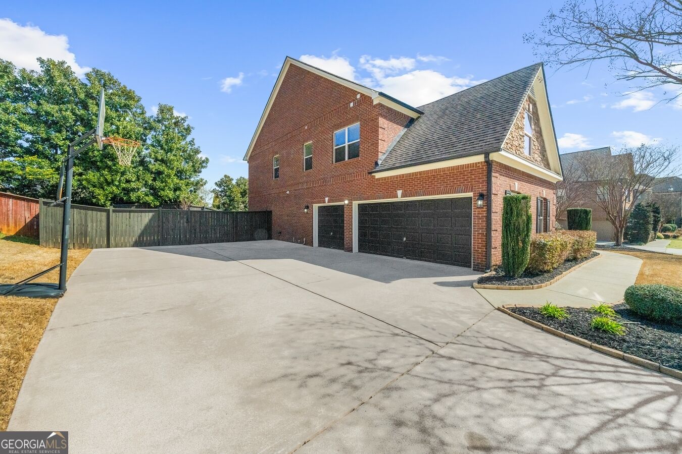 5050 Savannah Run Property Photo 3
