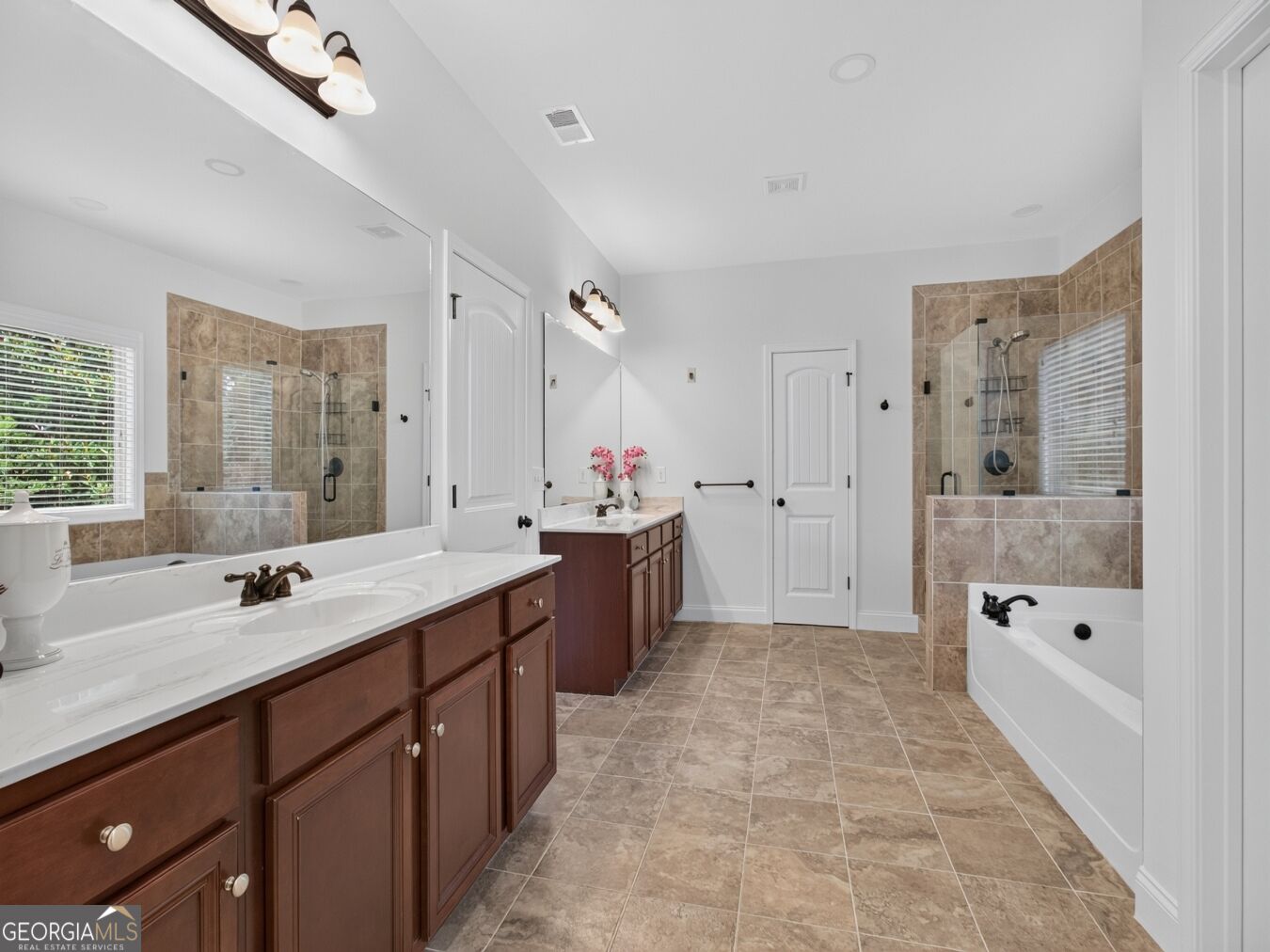 5050 Savannah Run Property Photo 28