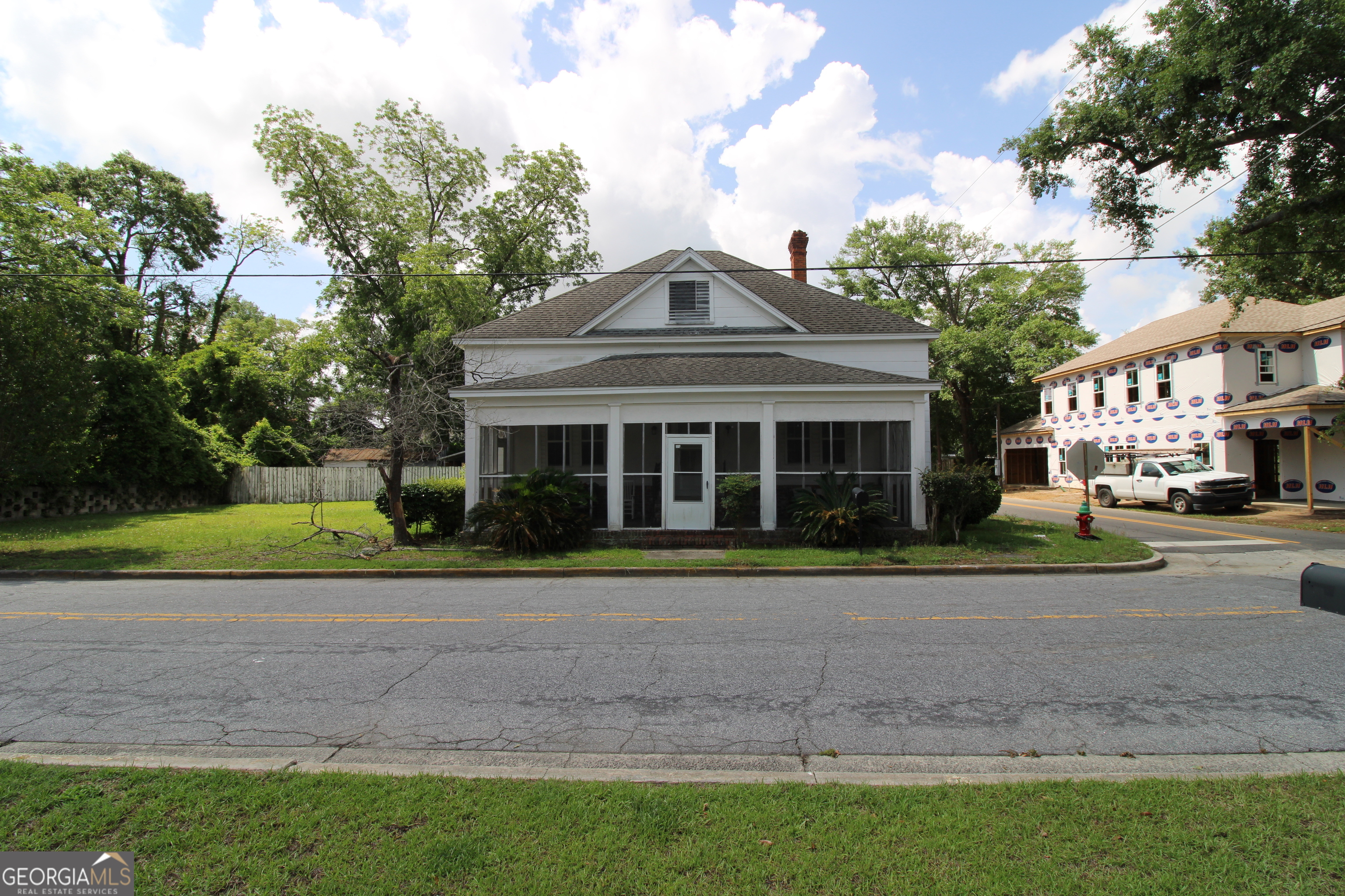 10 W Inman Street Property Photo 1