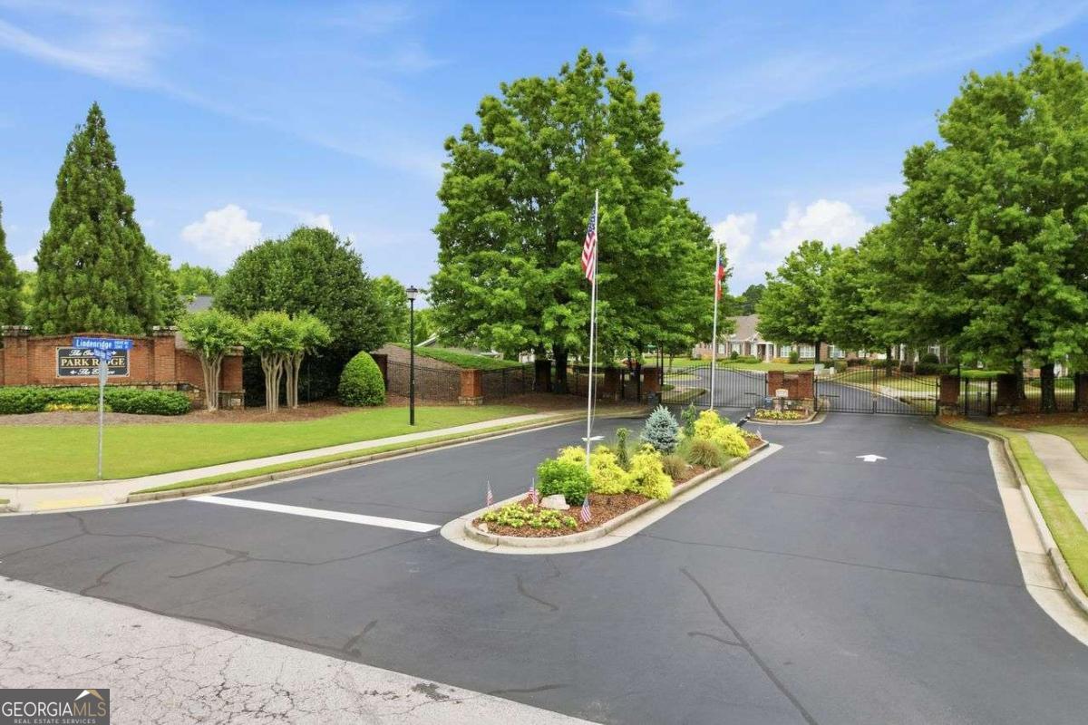 3328 Tree Ridge Court Property Photo 8