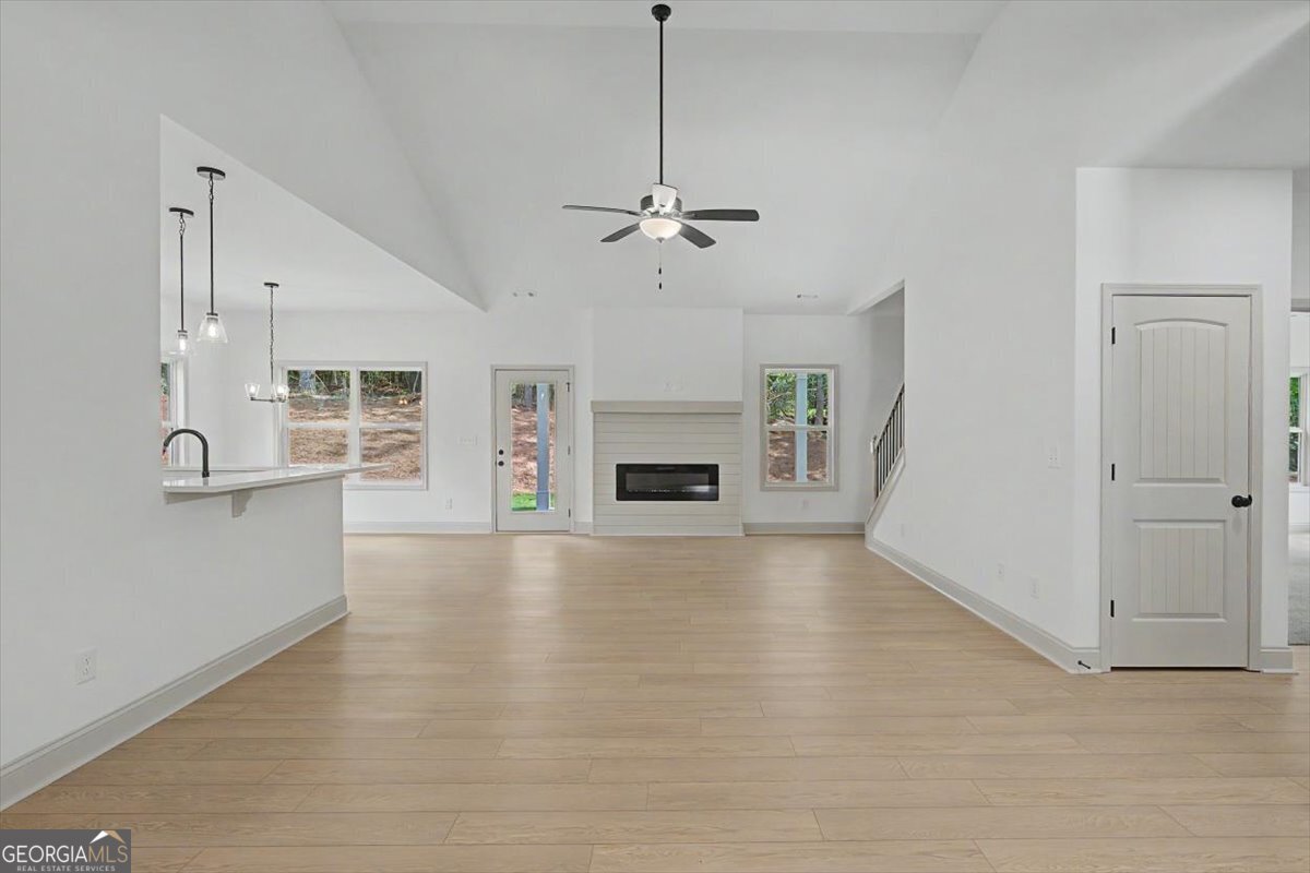 3312 Lakeview Parkway Property Photo 12