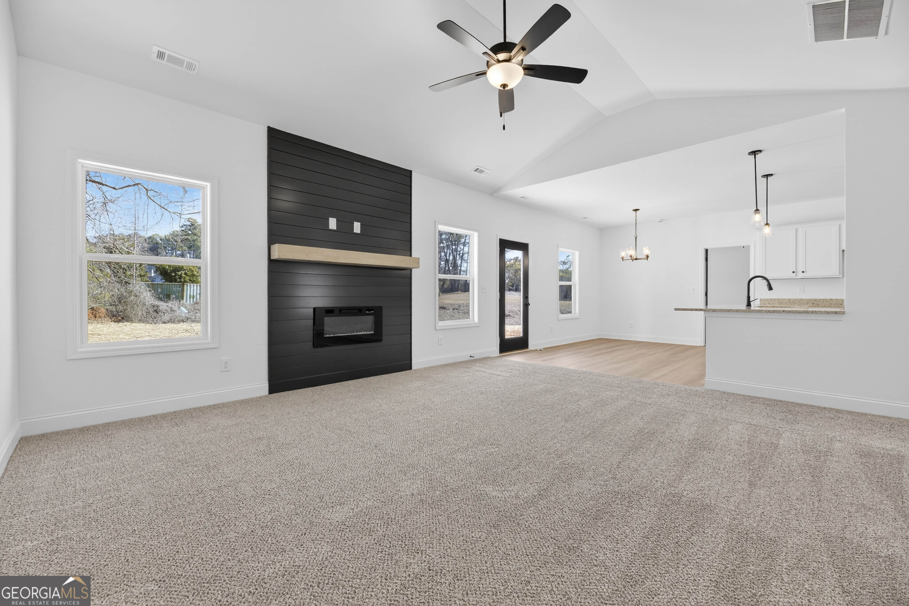 712 Oakmont Trail Property Photo 4