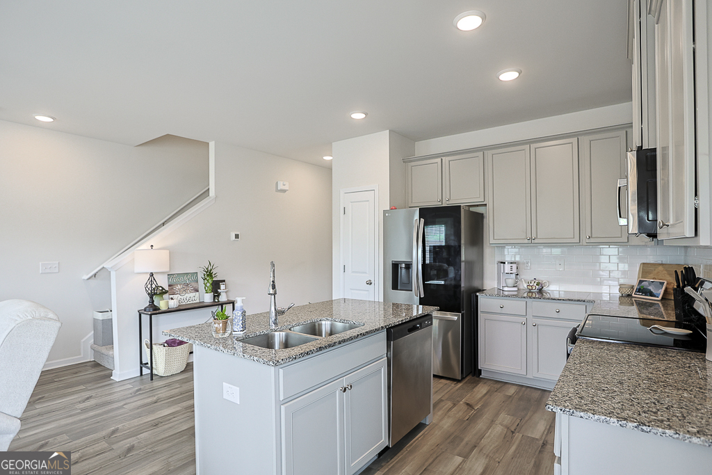 84 Regent Park Property Photo 8