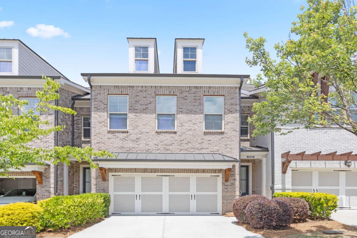 1838 Glenview Park Circle Property Photo 1