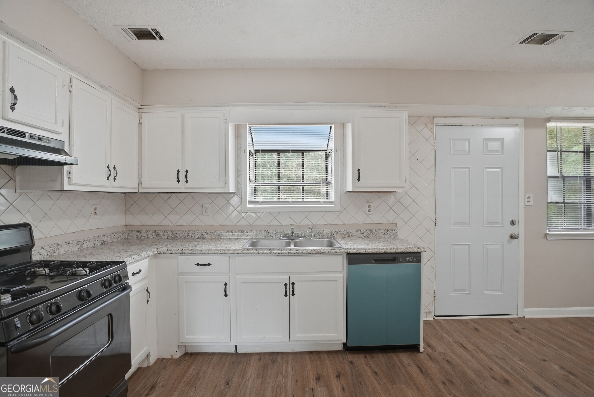 498 Brookfield Way Property Photo 8