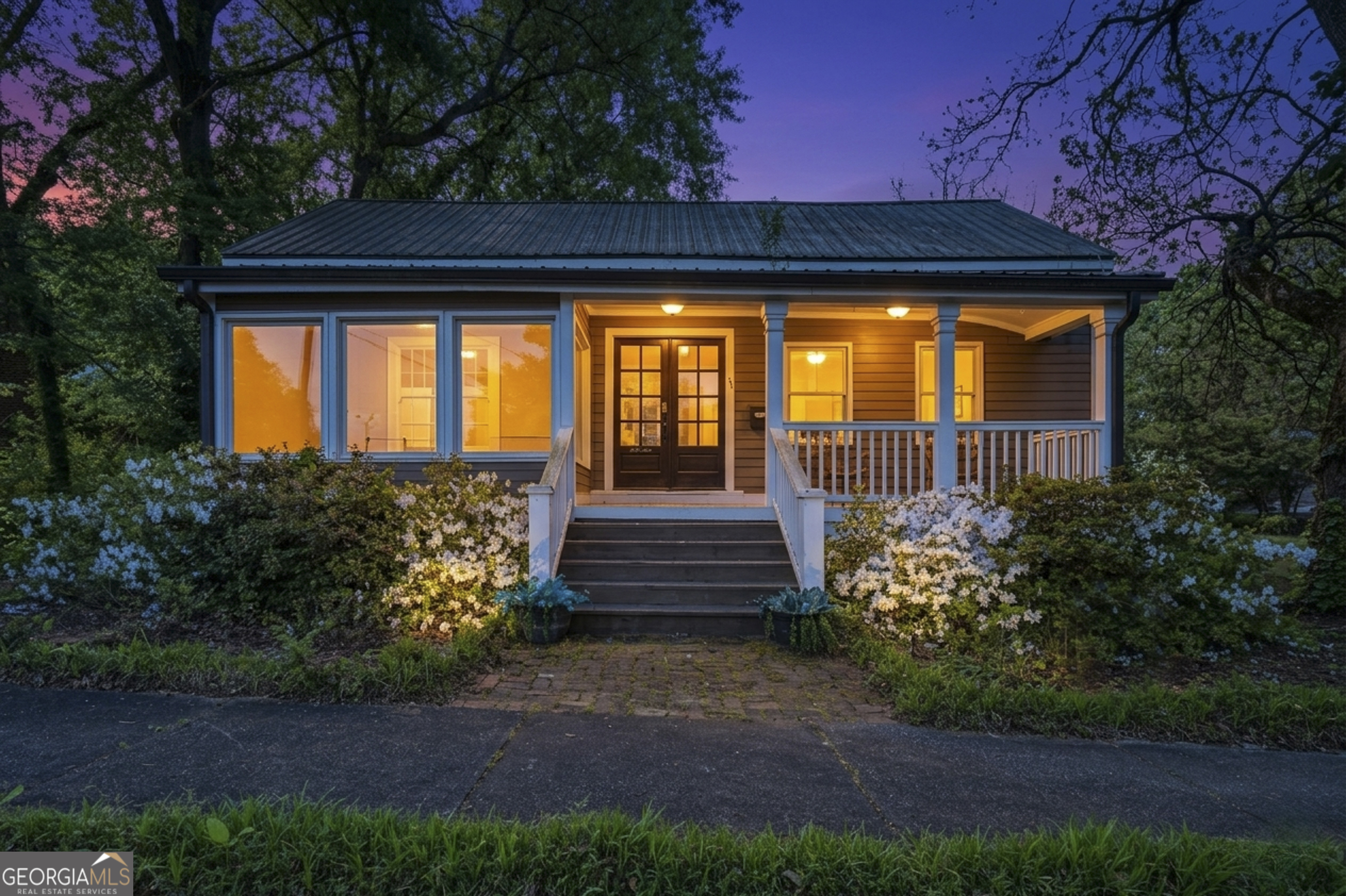 121 E Baldwin Street Property Photo 1