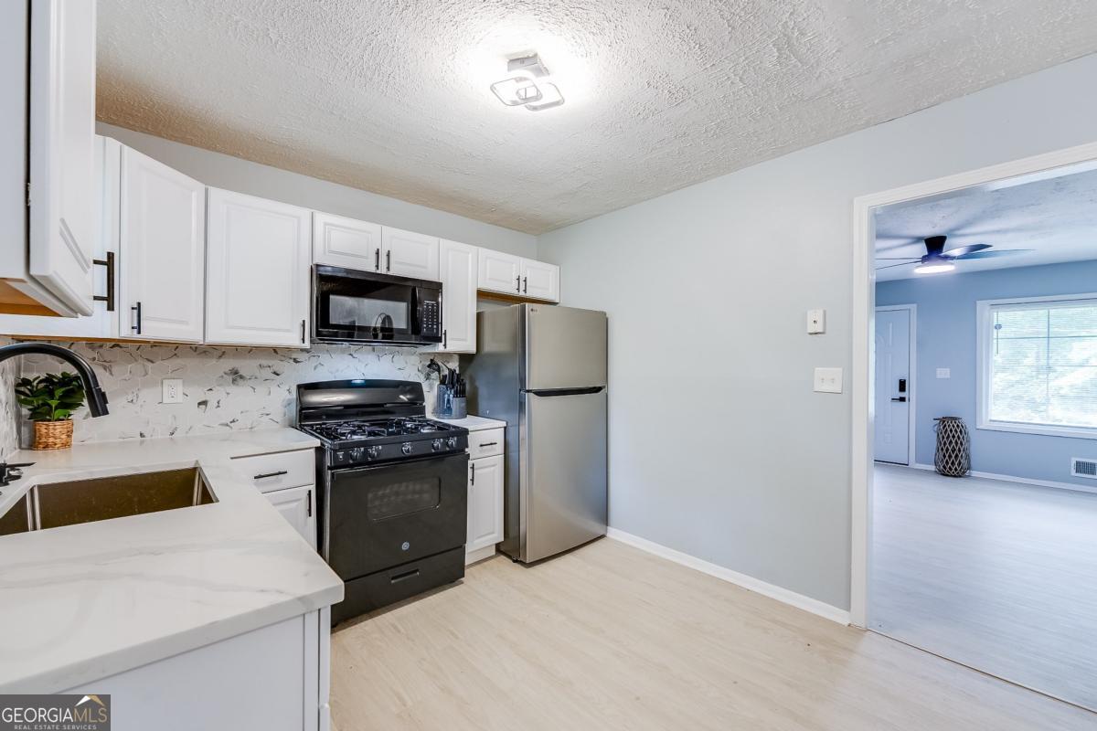 3497 Larkspur Terrace Property Photo 6