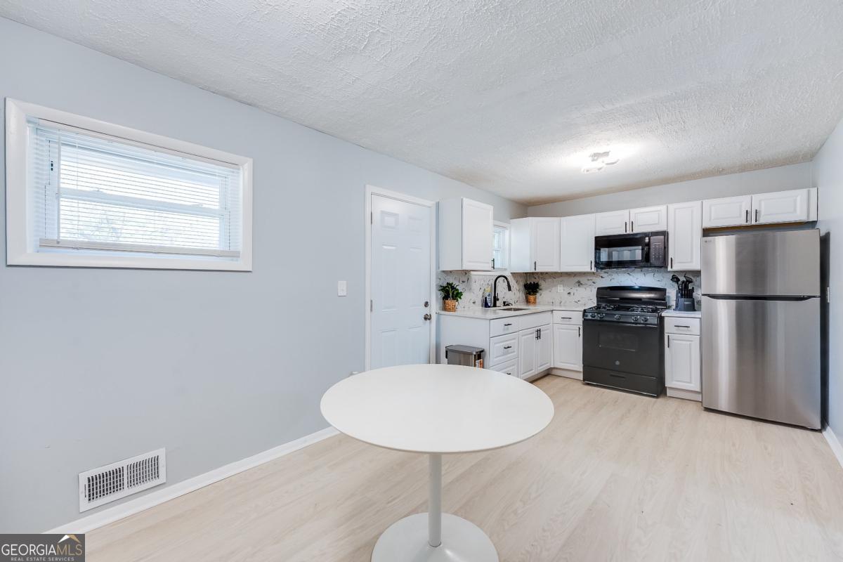 3497 Larkspur Terrace Property Photo 7