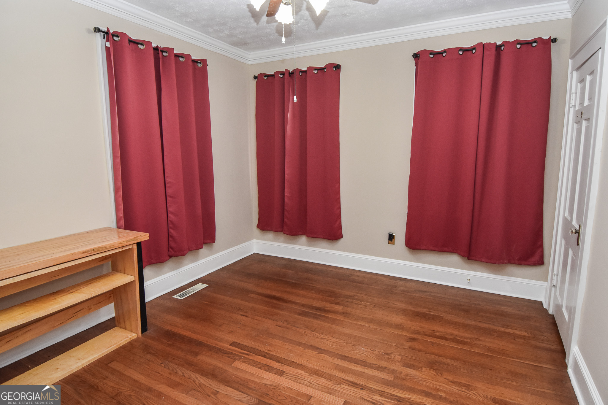 847 E College Street Property Photo 22