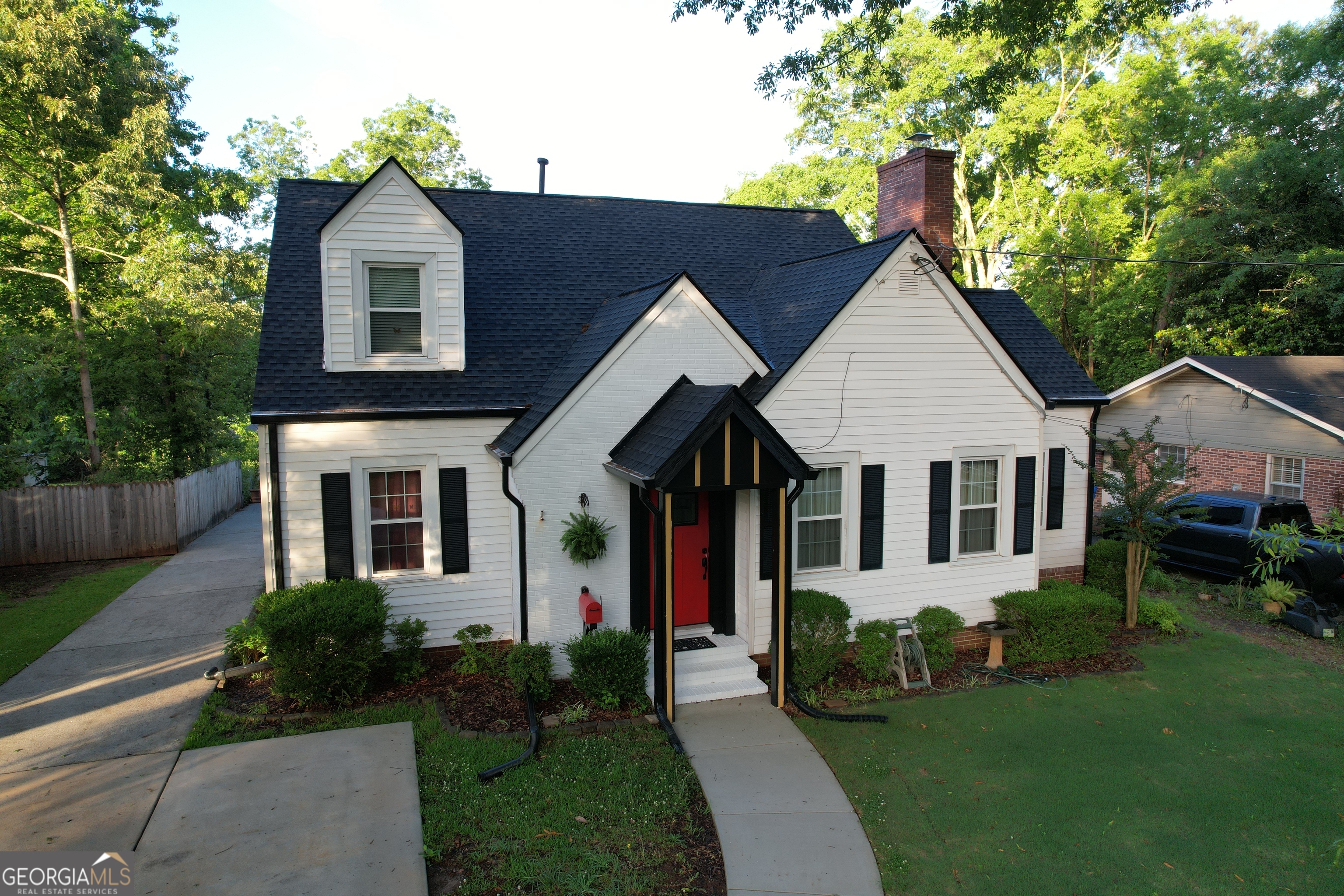 847 E College Street Property Photo 43