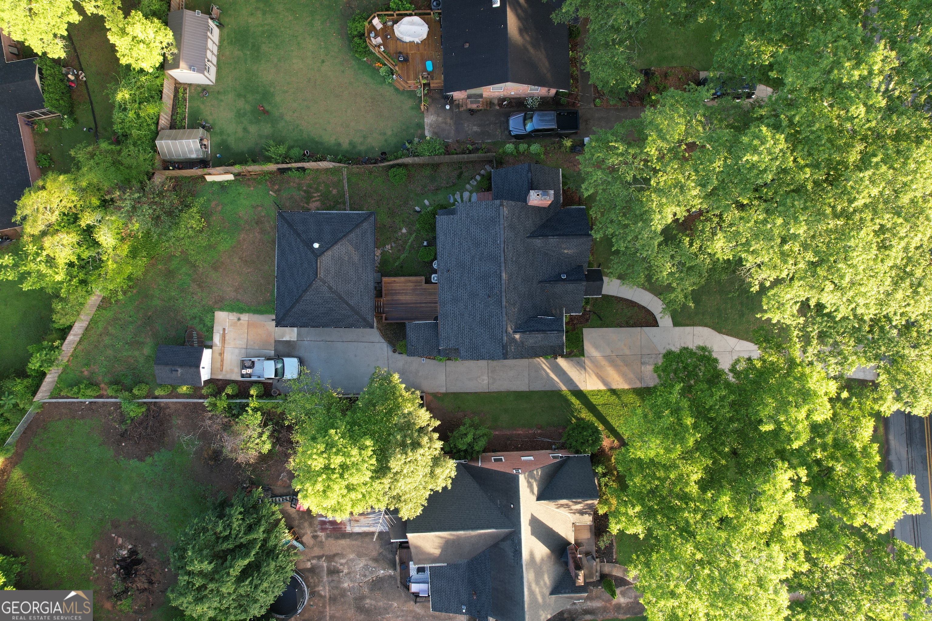 847 E College Street Property Photo 45