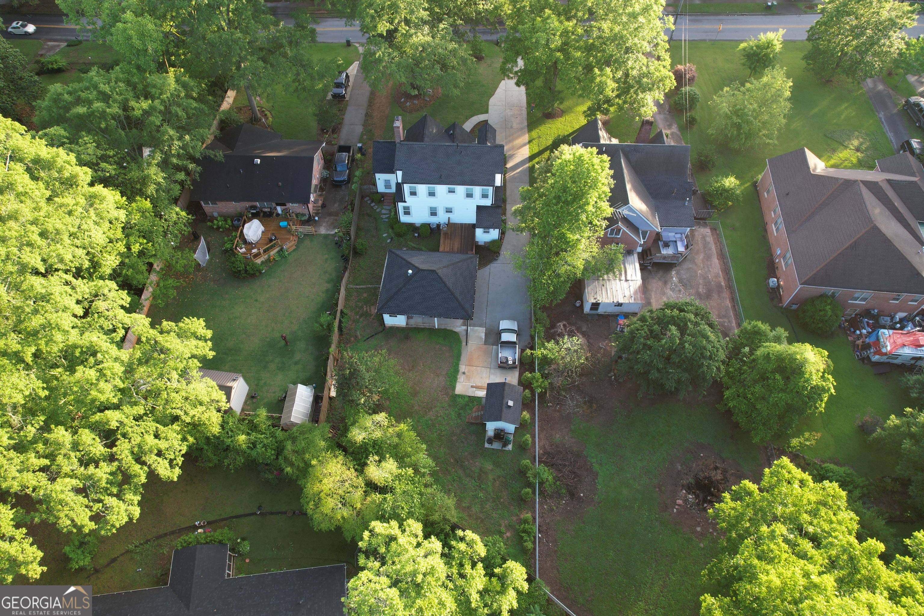 847 E College Street Property Photo 46