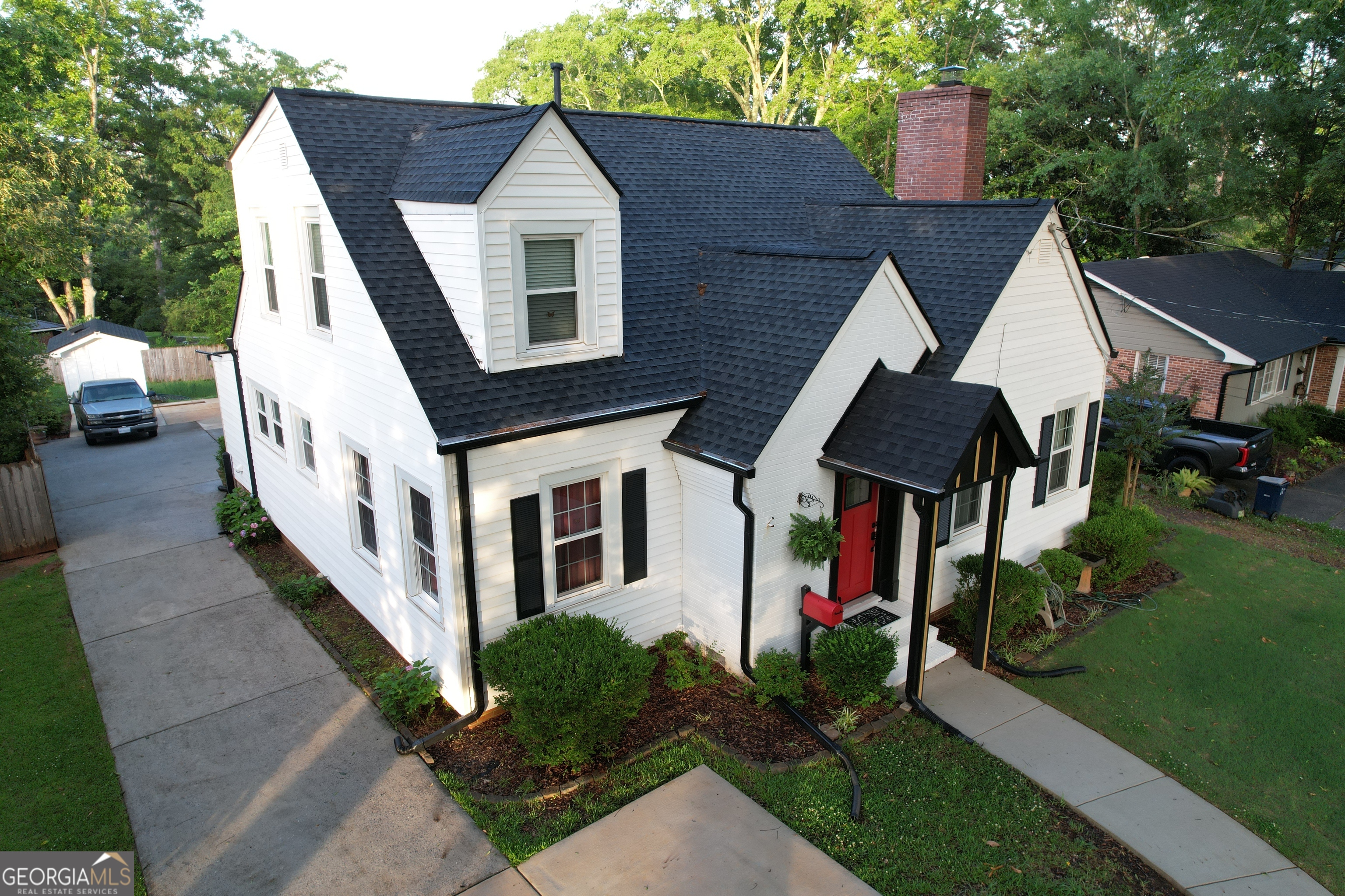 847 E College Street Property Photo 47