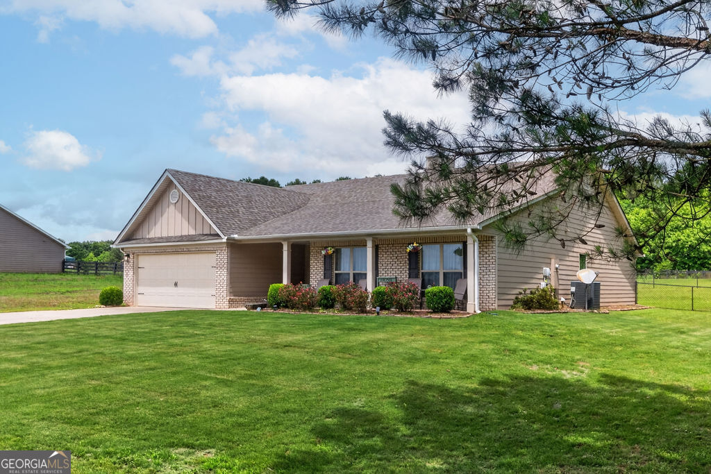 304 Highlands Drive Property Photo 1
