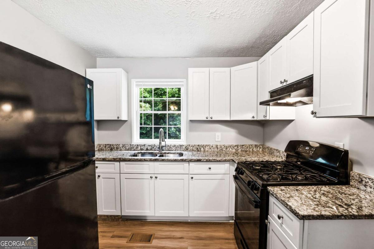 2797 Revere Drive Nw Property Photo 8