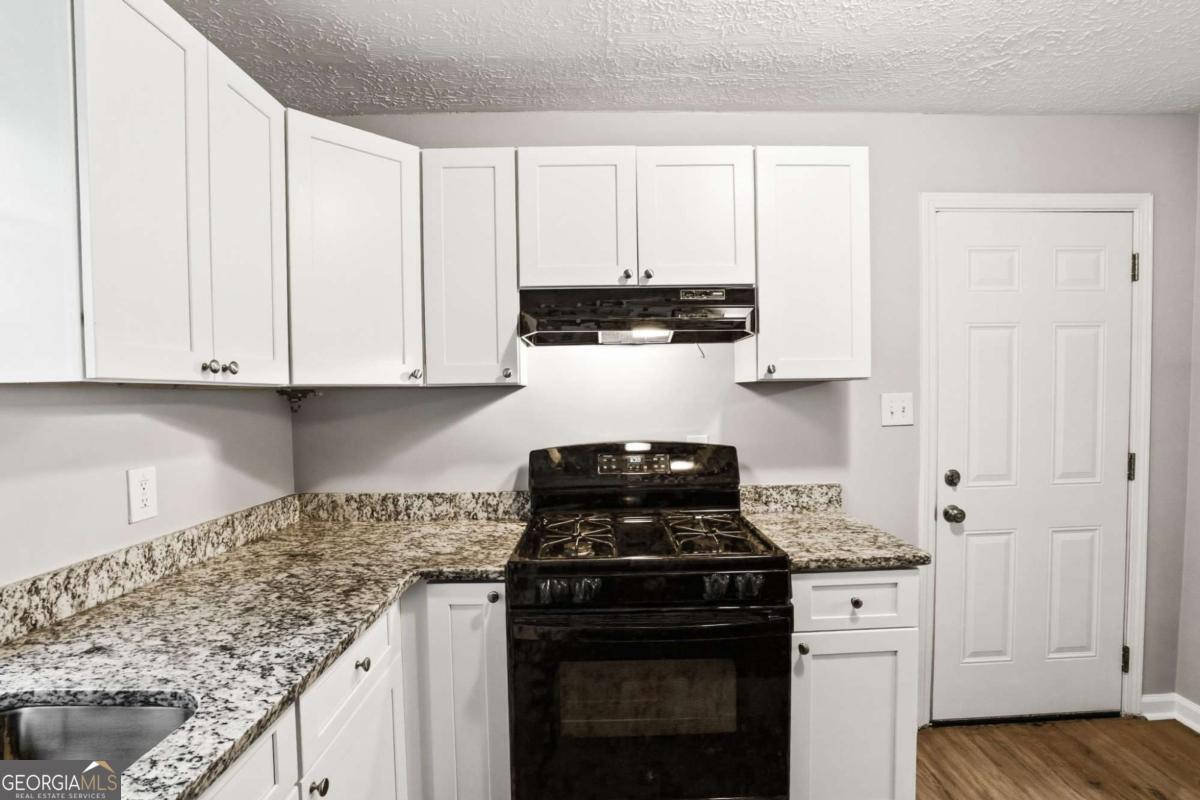 2797 Revere Drive Nw Property Photo 9