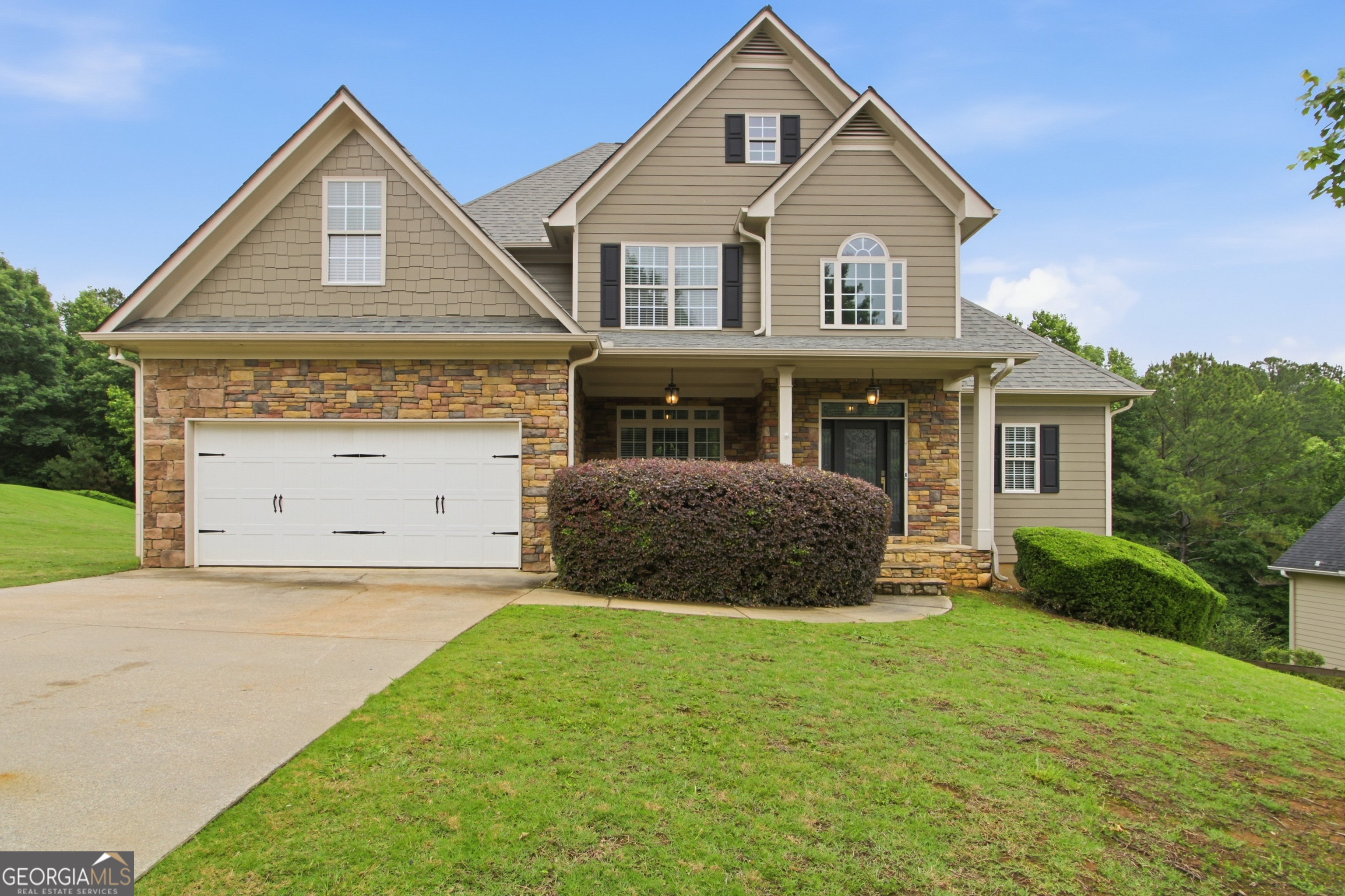 30 Roberson Drive NE Property Photo 1