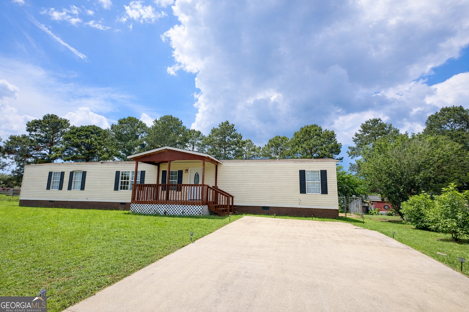 240 Bayberry Drive Property Photo 2