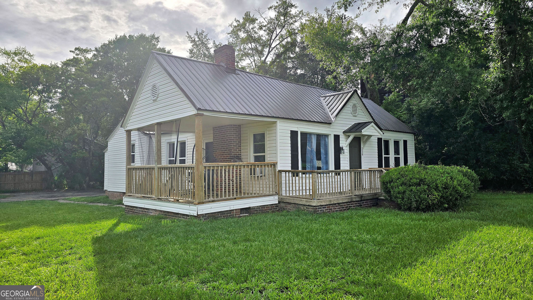 228 Gordon Avenue Property Photo 2
