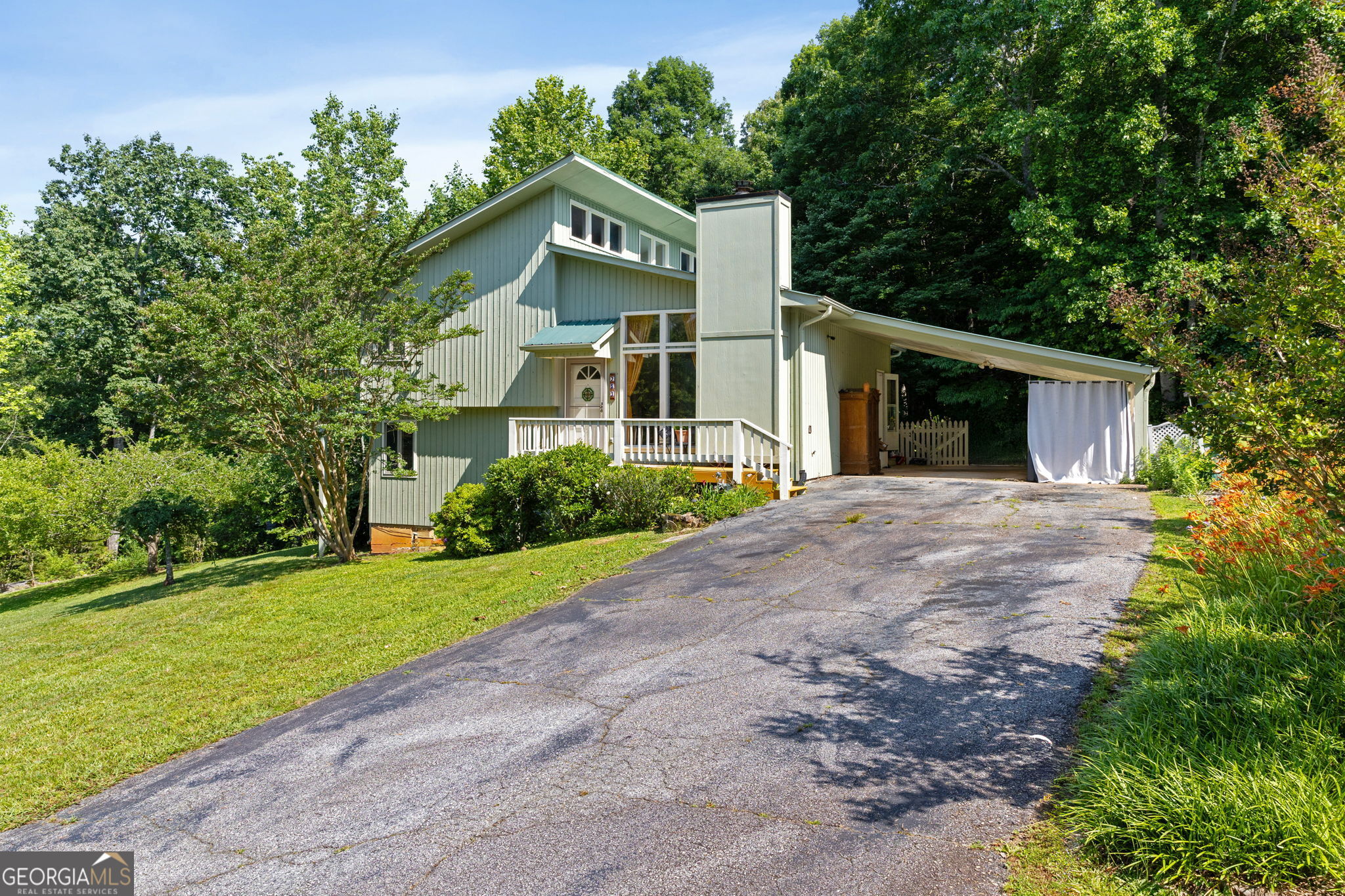 253 Starlight Drive Property Photo 4
