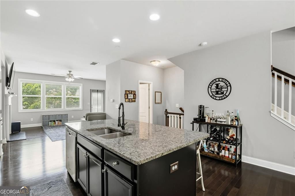 209 Aventine Lane Property Photo 8