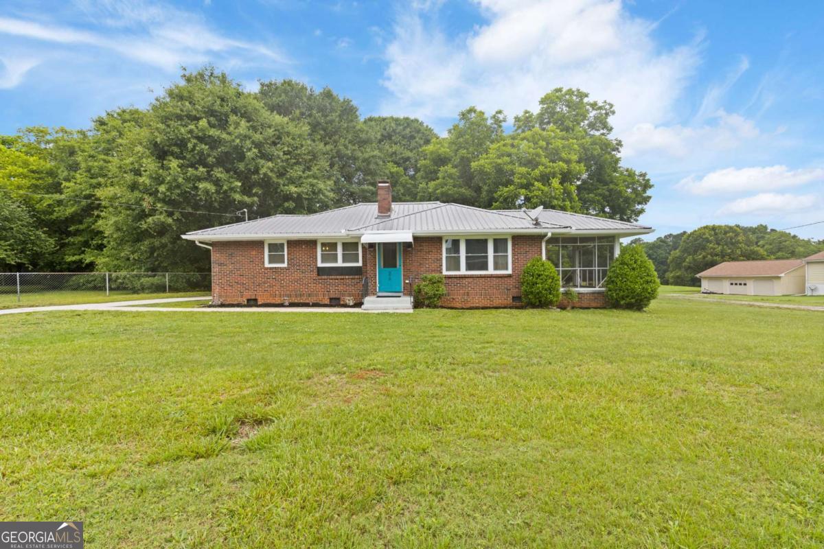378 Highway 81 Property Photo 1