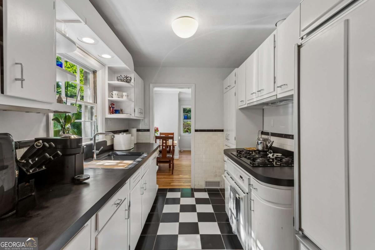 681 Upton Road Nw Property Photo 3