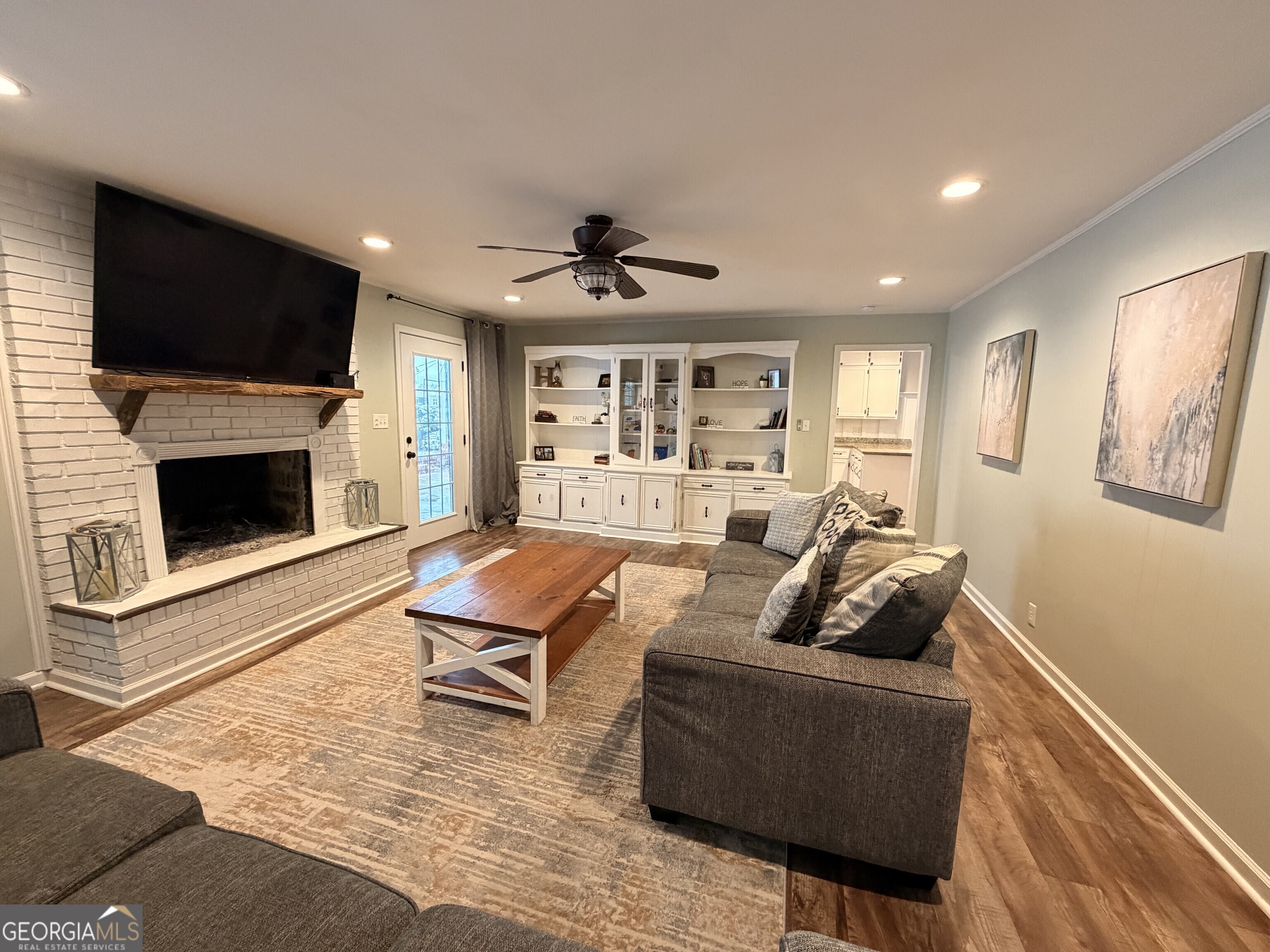 159 River North Boulevard Property Photo 4
