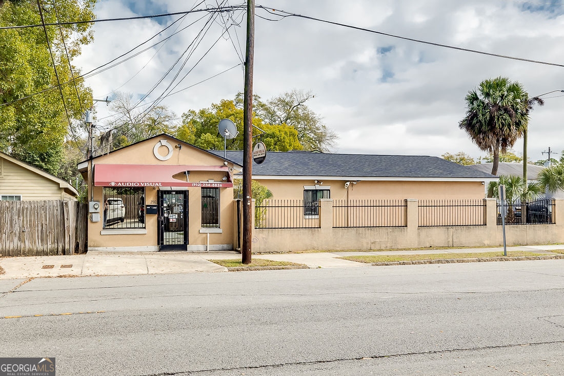 2506 Barnard Street Property Photo 1