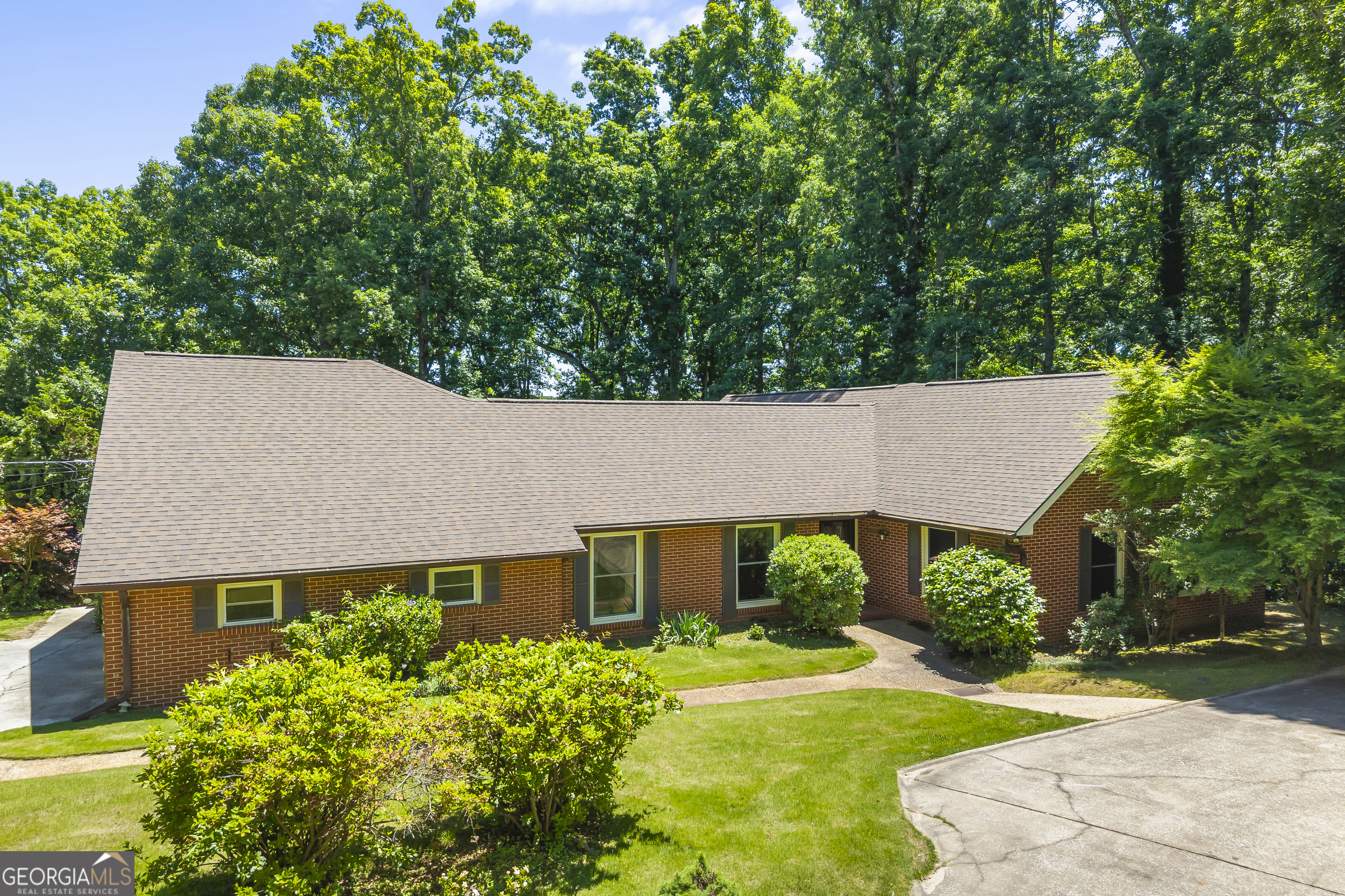 511 Rhodes Drive Property Photo 1