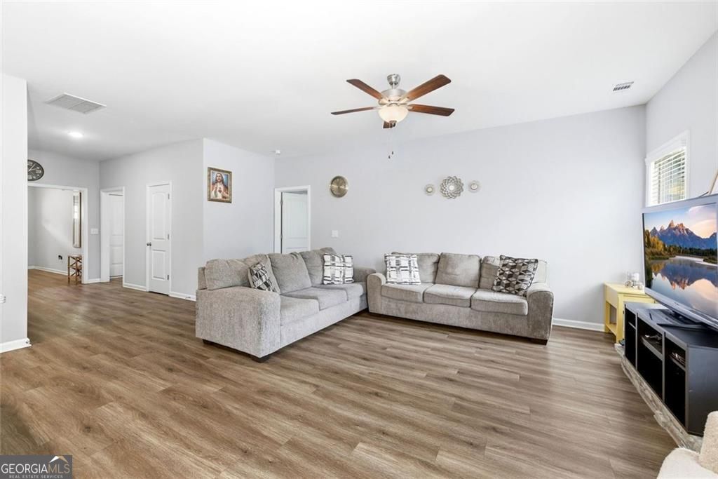 6555 River Station Drive Property Photo 11