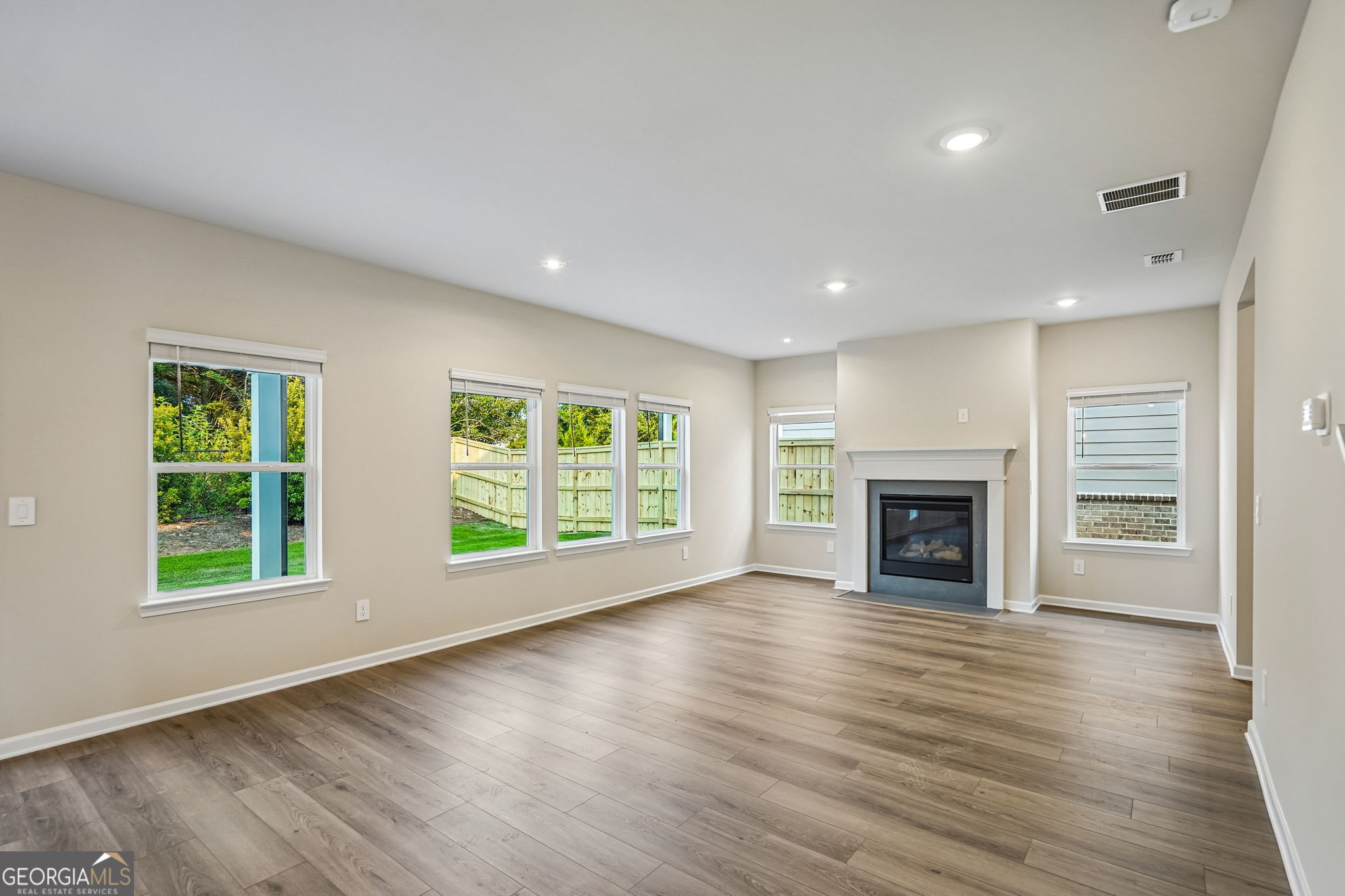 2394 Martin Spring Bend Property Photo 5