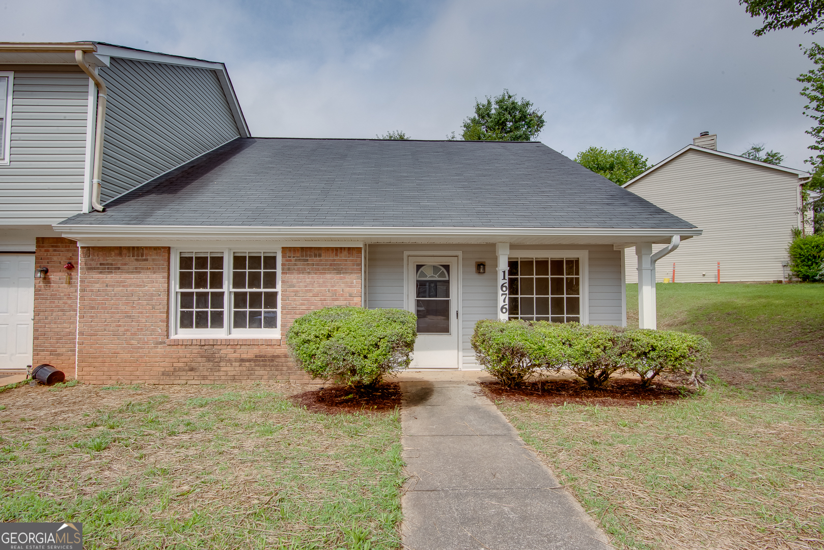 1676 Winchester Way Property Photo 1